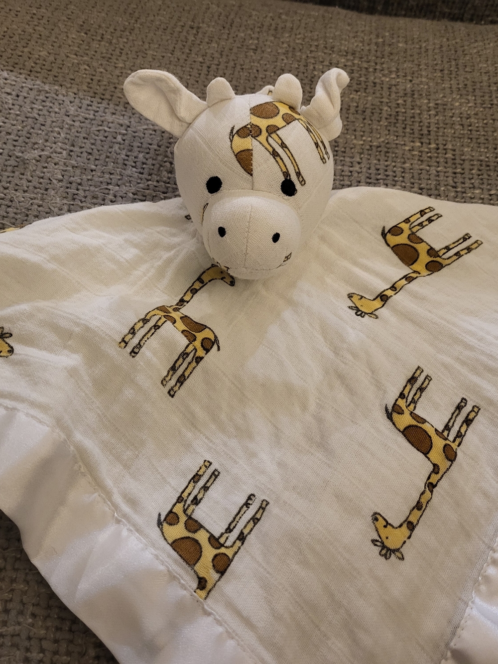 Aden and Anais Giraffe Lovey Baby Security Blanket White With Satin Trim, Muslin